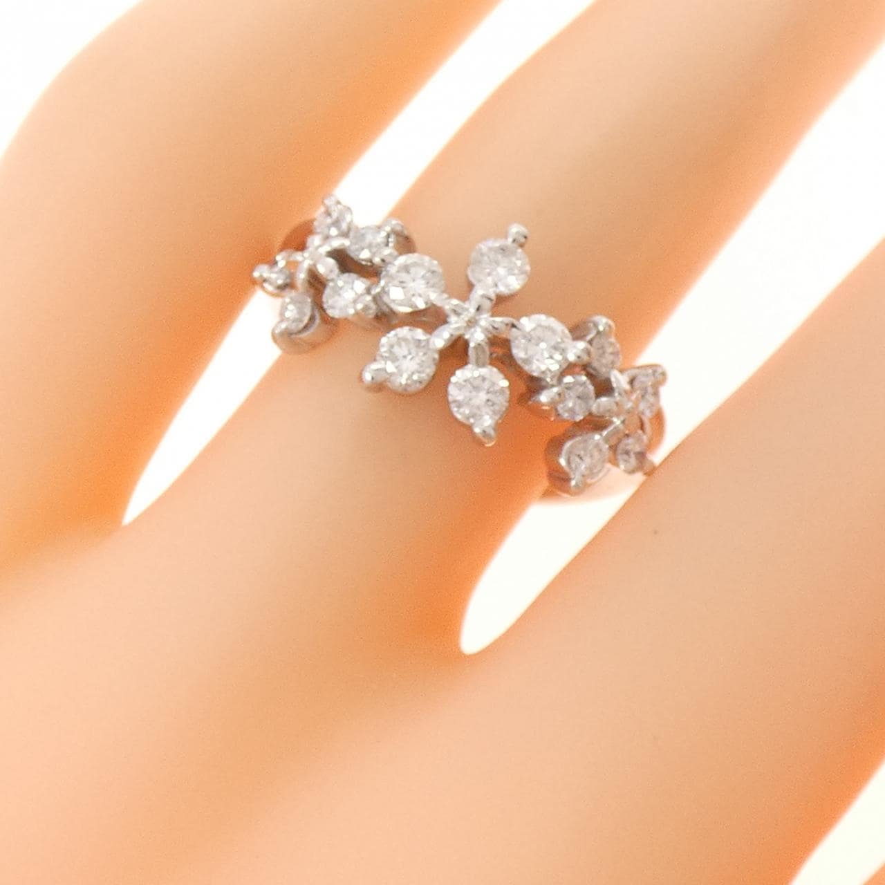 PT900 フラワー ダイヤモンド リング 0.70CT