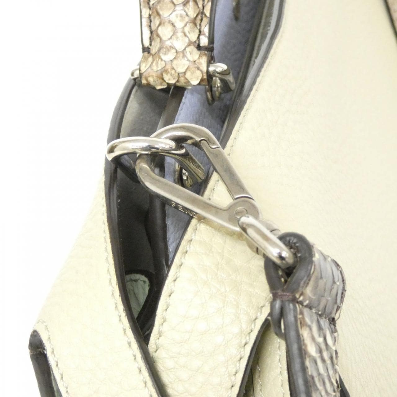 フェンディ SELLERIA ピーカブー アイ シー ユー ミディアム 7VA529 AZ4Q バッグ