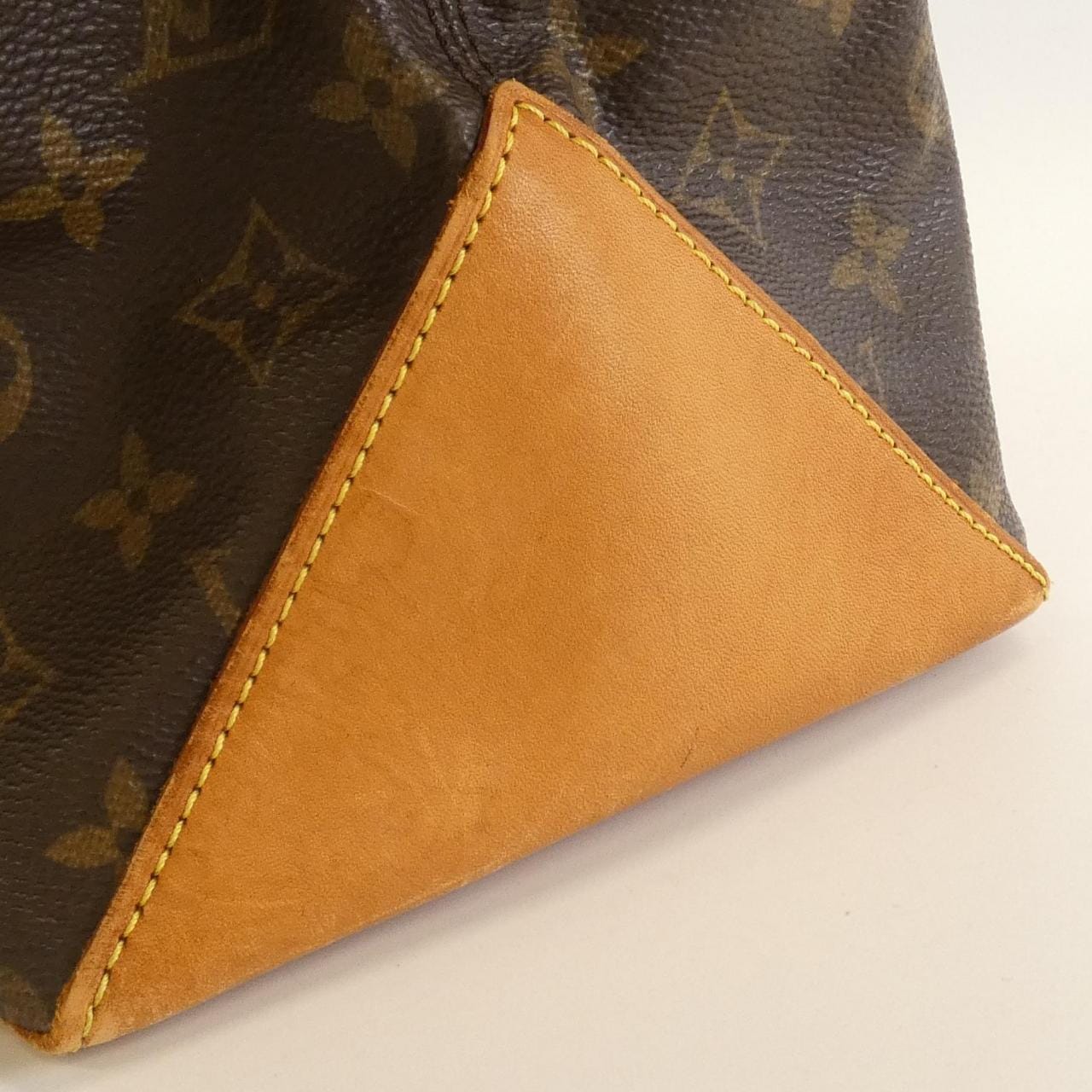 LOUIS VUITTON Monogram Hippo Mezzo M51151 包