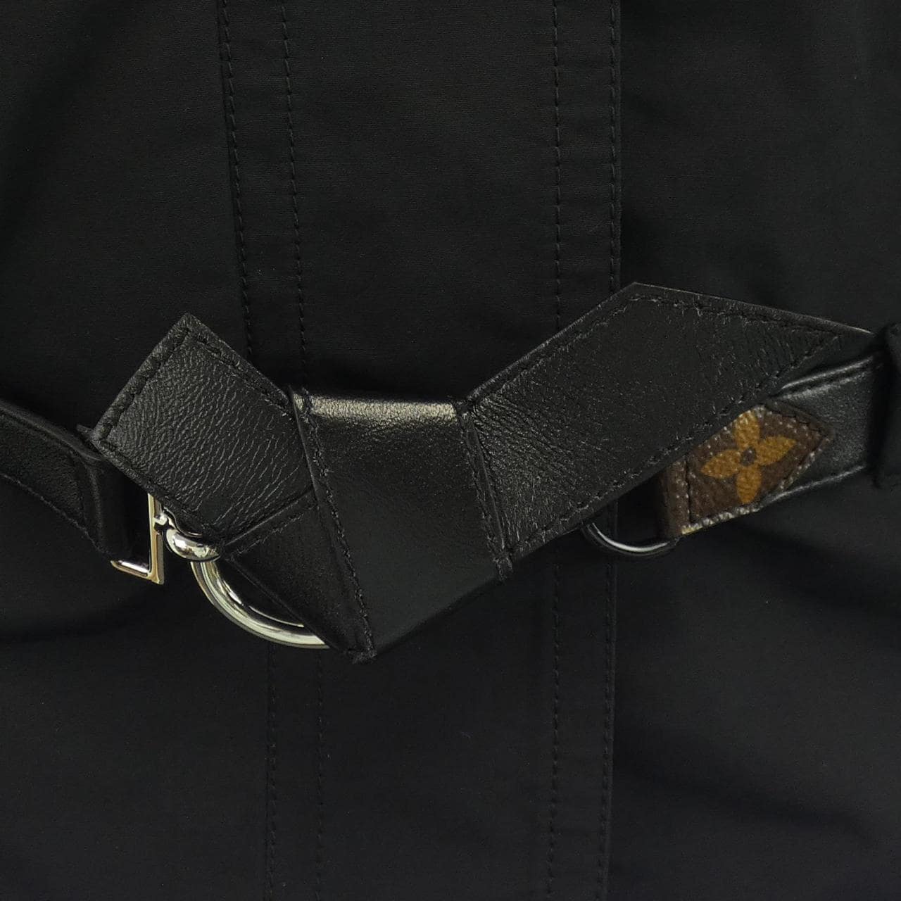 ルイヴィトン LOUIS VUITTON ショートフーデッドパーカ FIOW26FBP ジャケット