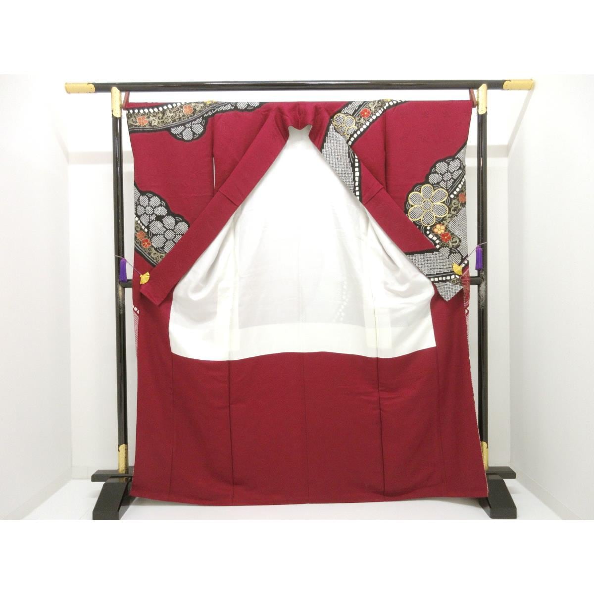 振袖　刺繍入り　絞り加工　きもの・長襦袢　２点セット