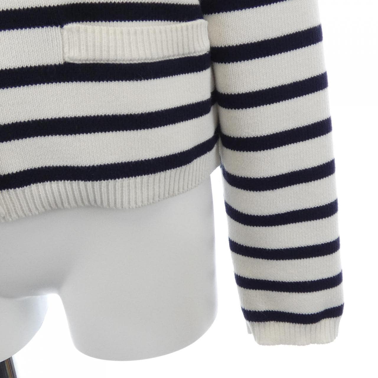 モンクレール MONCLER 10939B00016 ダウンジャケット