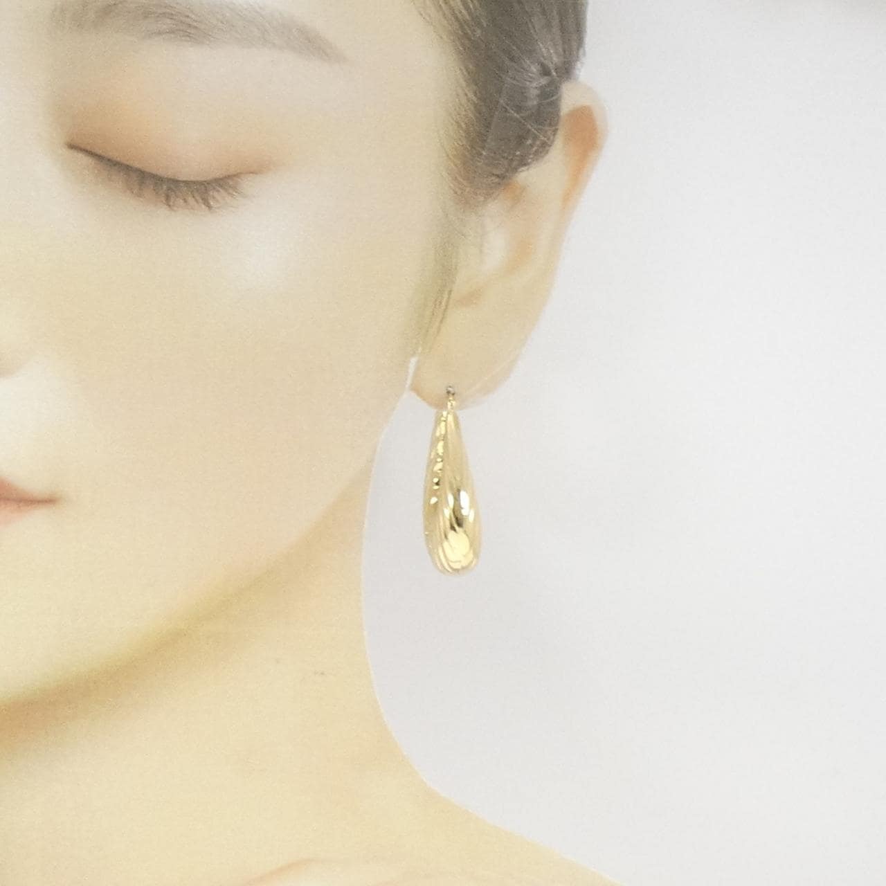 750YG earrings