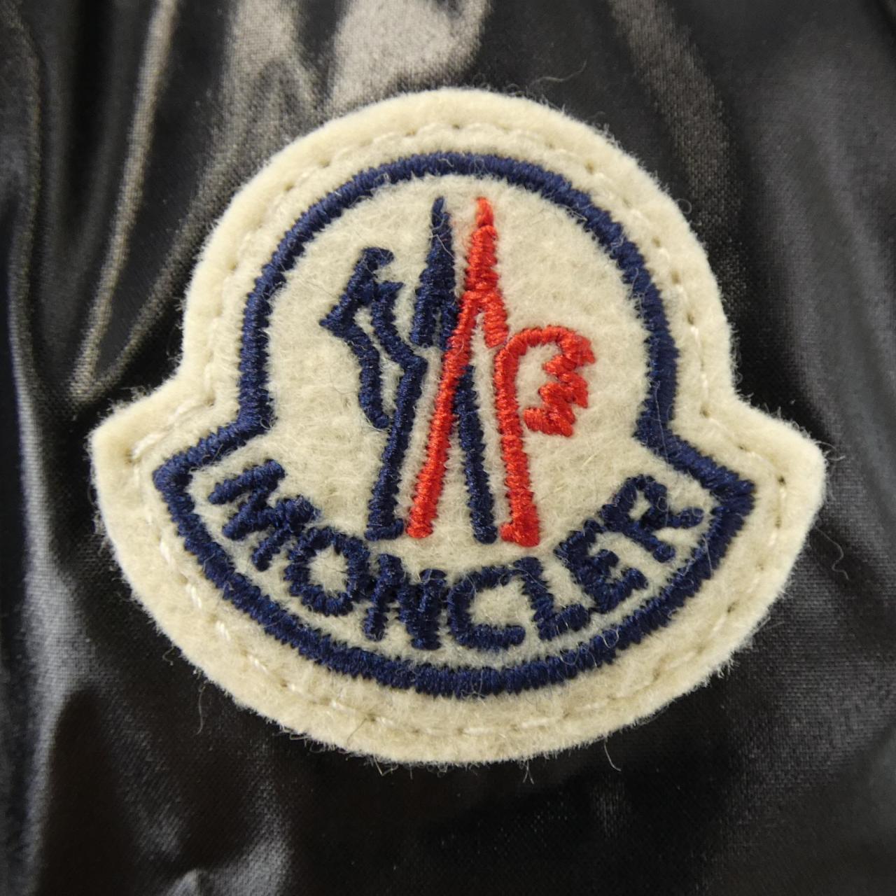 モンクレール MONCLER ダウンジャケット