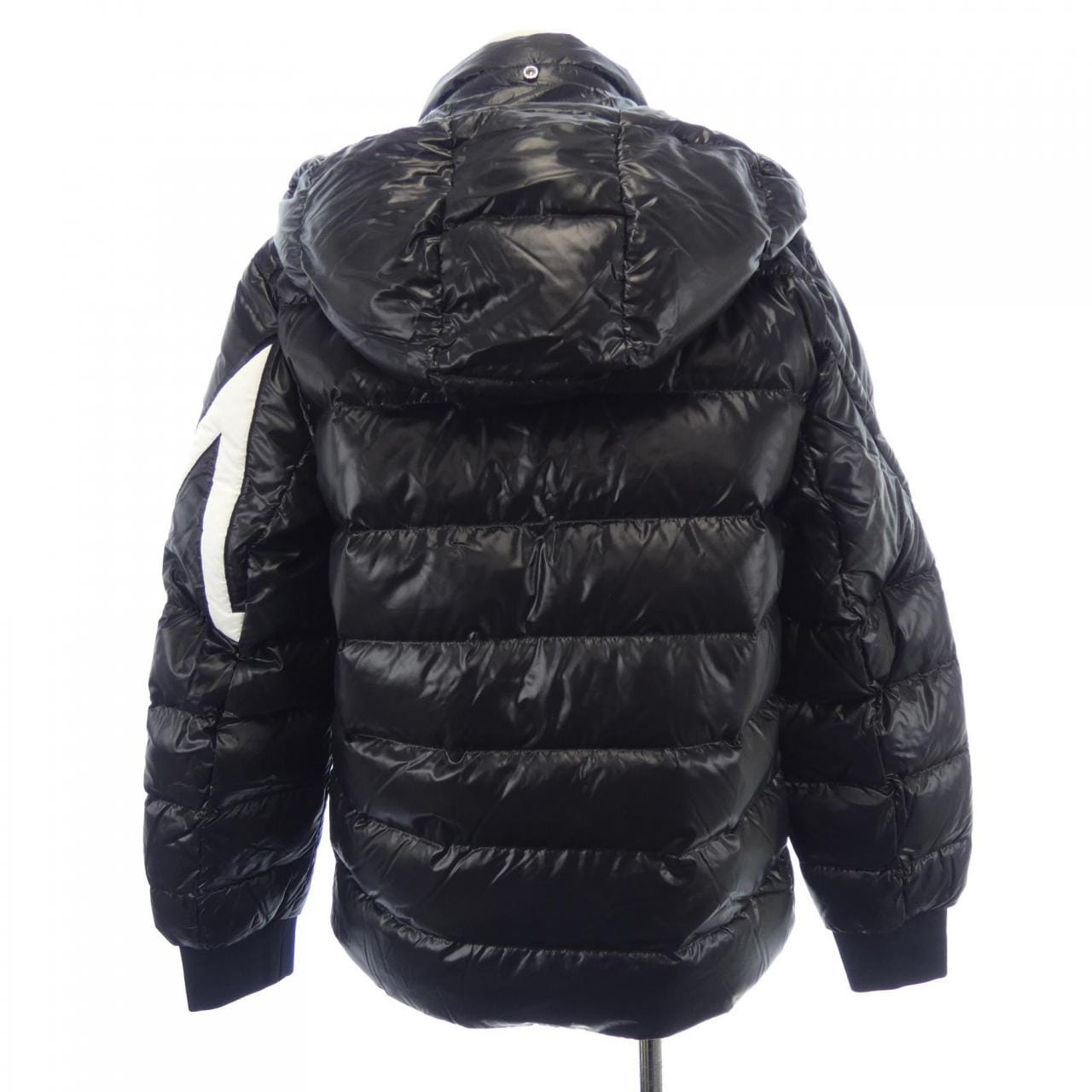 モンクレール MONCLER ダウンジャケット