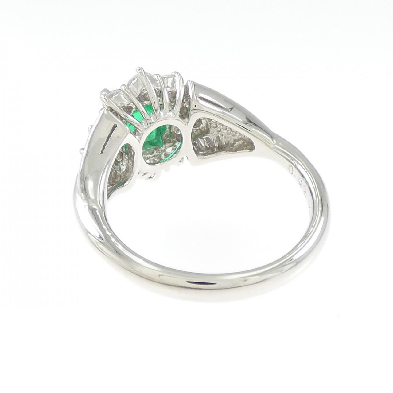 PT900 エメラルド リング 0.92CT