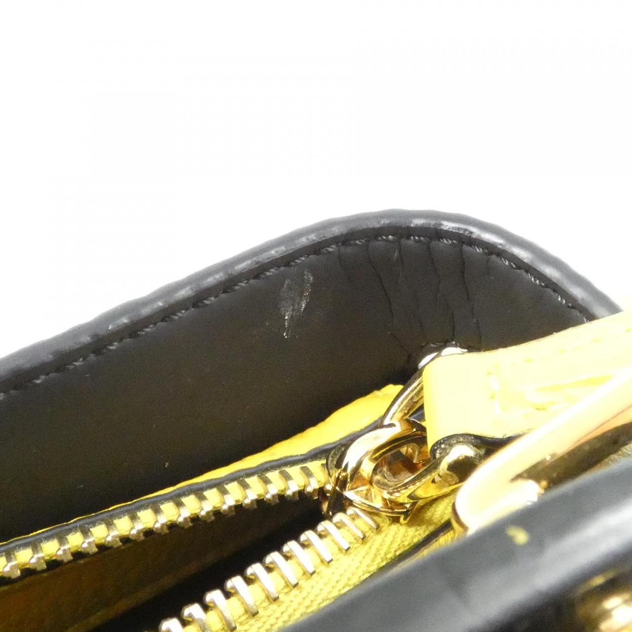 フェンディ SELLERIA ピーカブー エッセンシャリー 7VA506 ADM7 バッグ