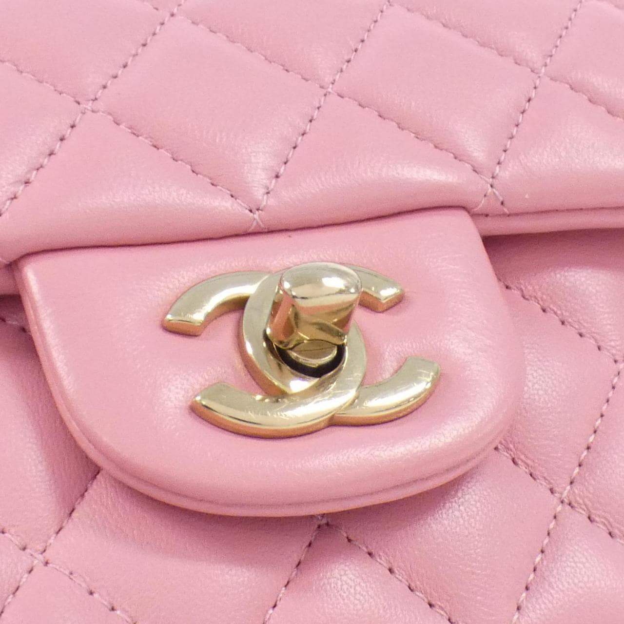 CHANEL AS2431 bag