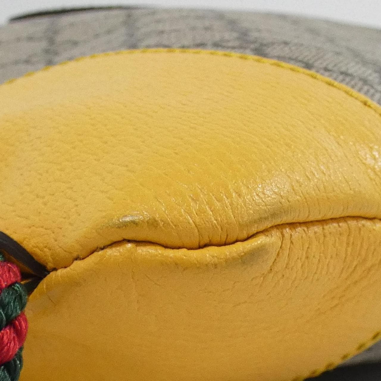 Gucci 473872 K9RKT双肩包