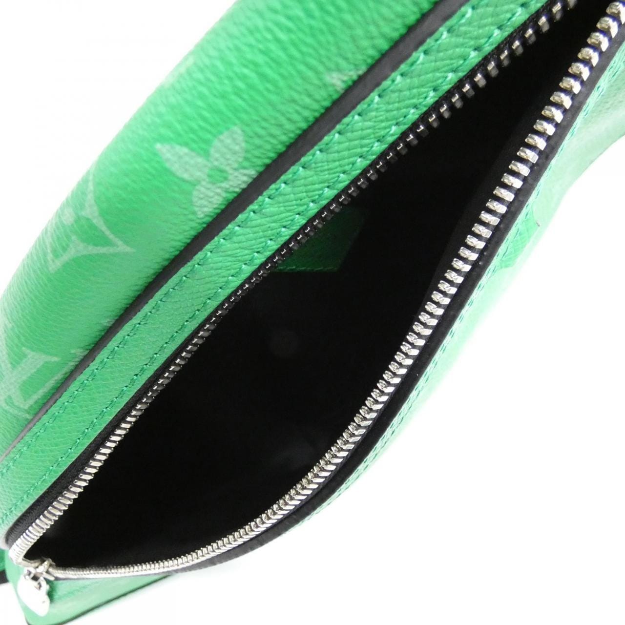 ルイヴィトン タイガ ラマ デュオ スリングバック M31000 バッグ