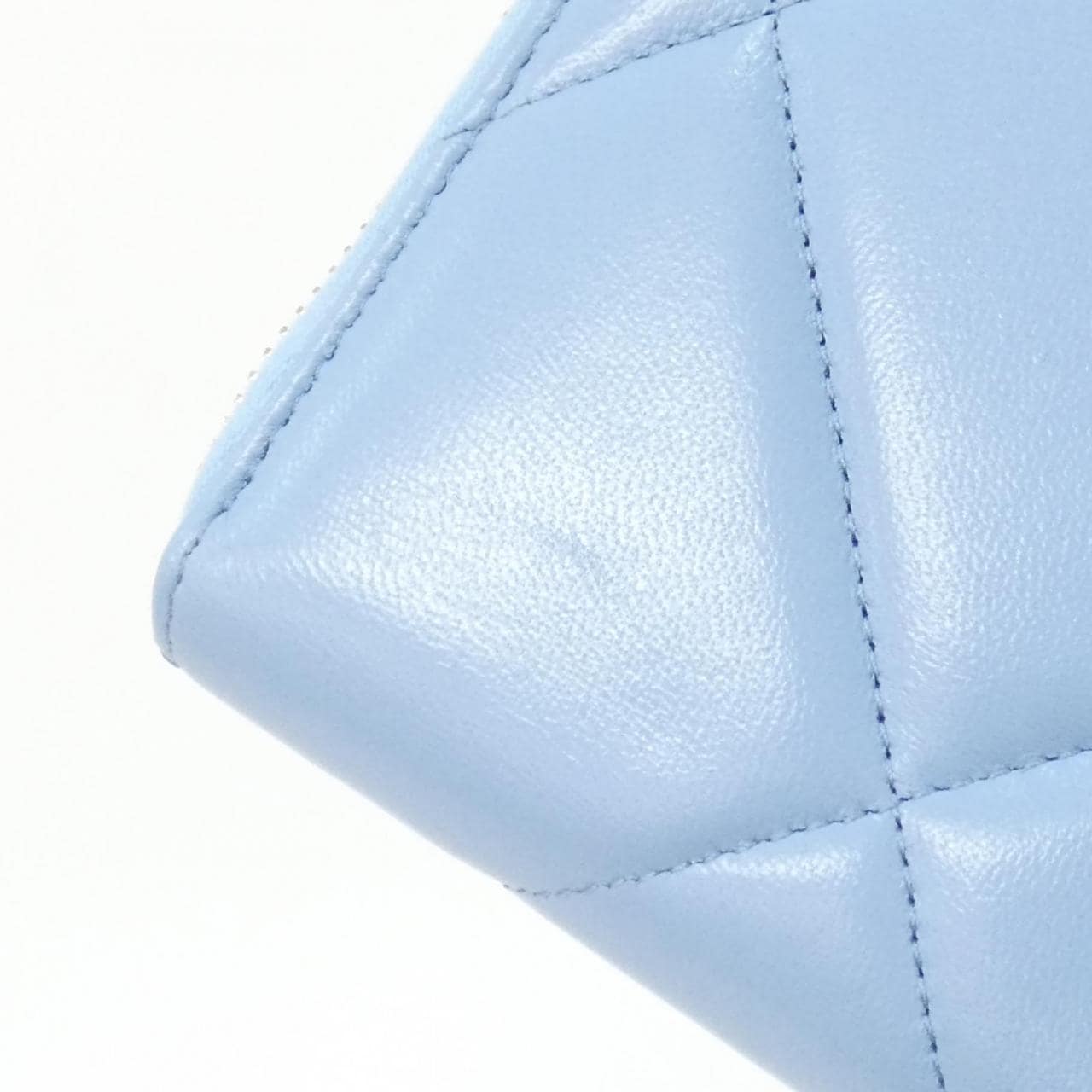 シャネル シャネル19 ライン AP1063 財布