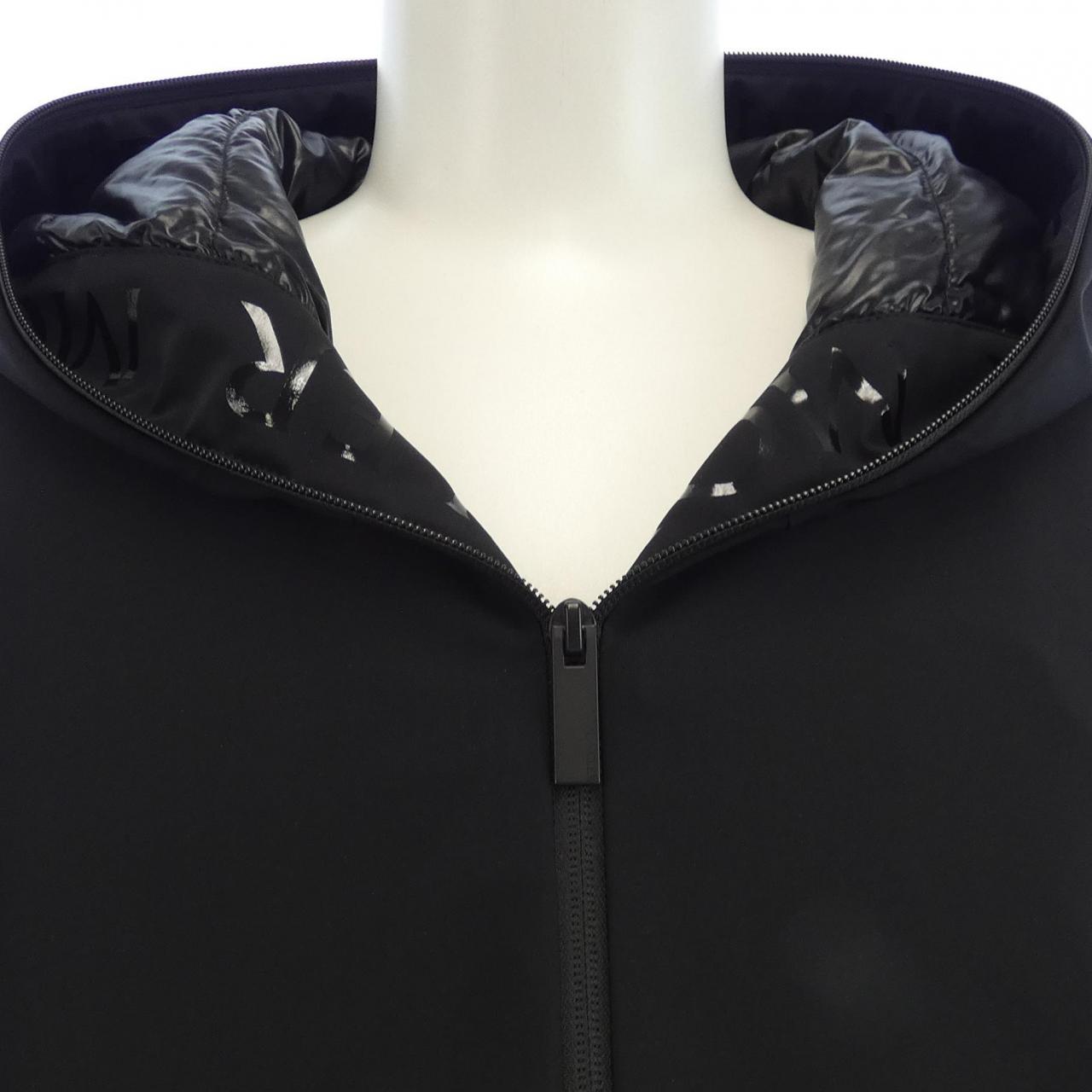 モンクレール MONCLER ダウンジャケット