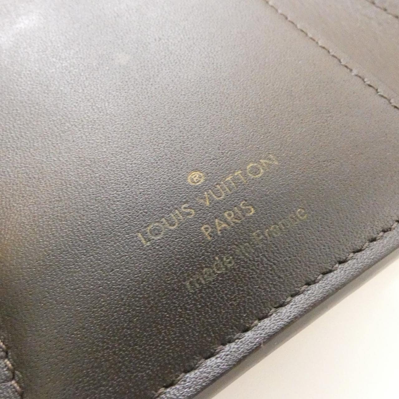 LOUIS VUITTON Taurillon Portefeuille Capucines短款M62159 皮夾
