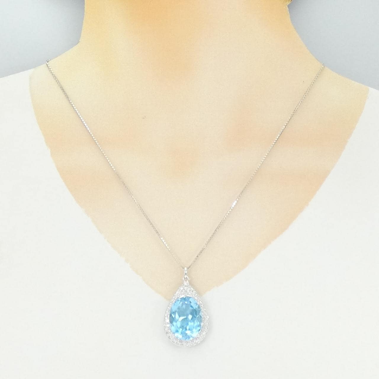 K18WG ブルートパーズ ネックレス 21.60CT