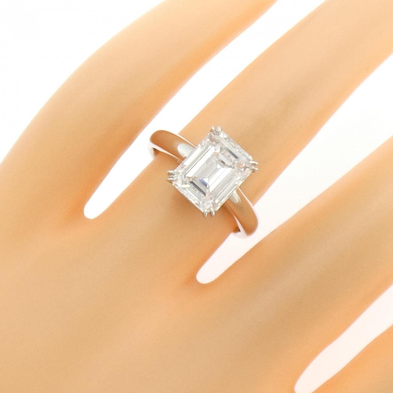 PT900 ダイヤモンド リング 2.627CT E VVS2 エメラルドカット
