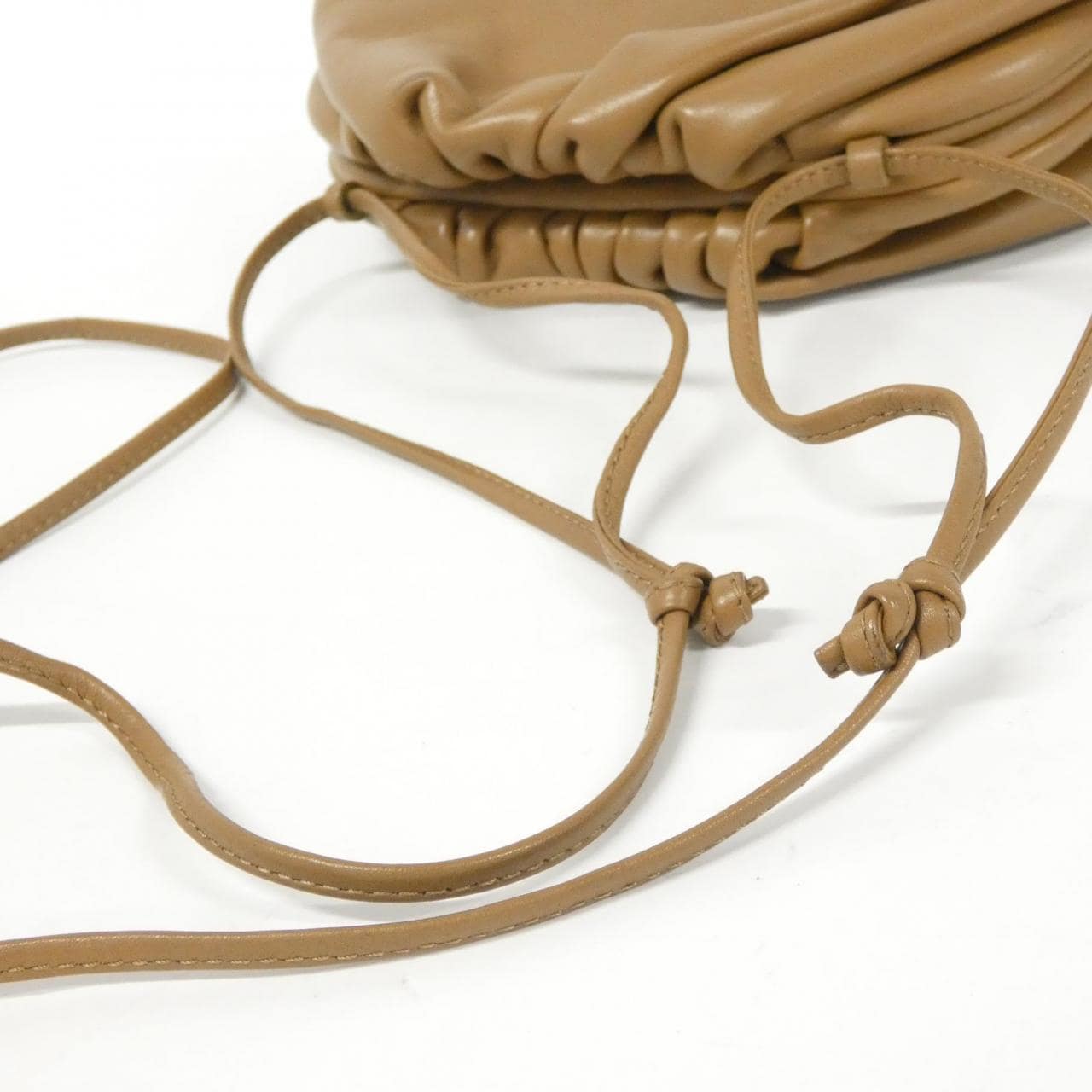 ボッテガヴェネタ 585852 VCP40 ショルダーバッグ