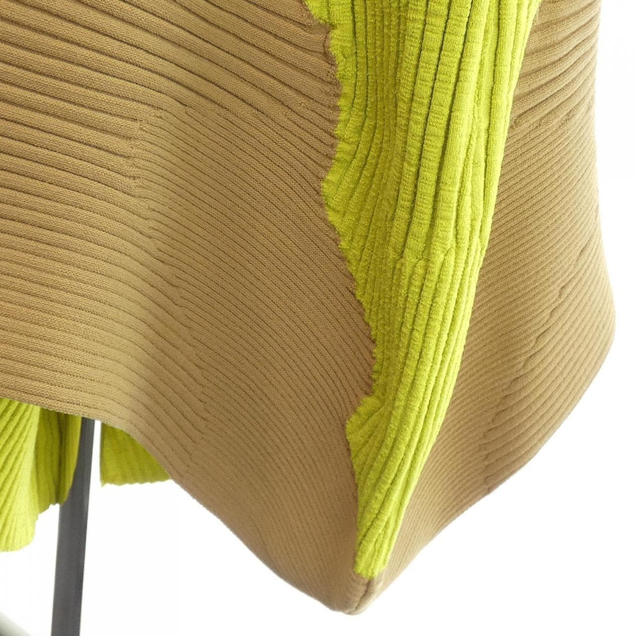 イッセイミヤケ ISSEY MIYAKE IM23KG252 スカート