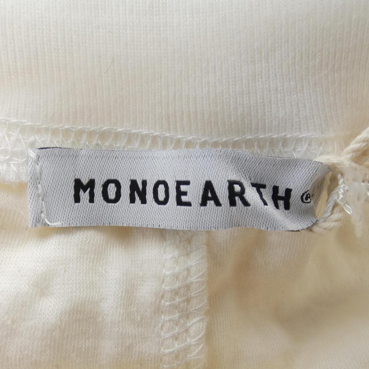 MONOEARTH Tシャツ