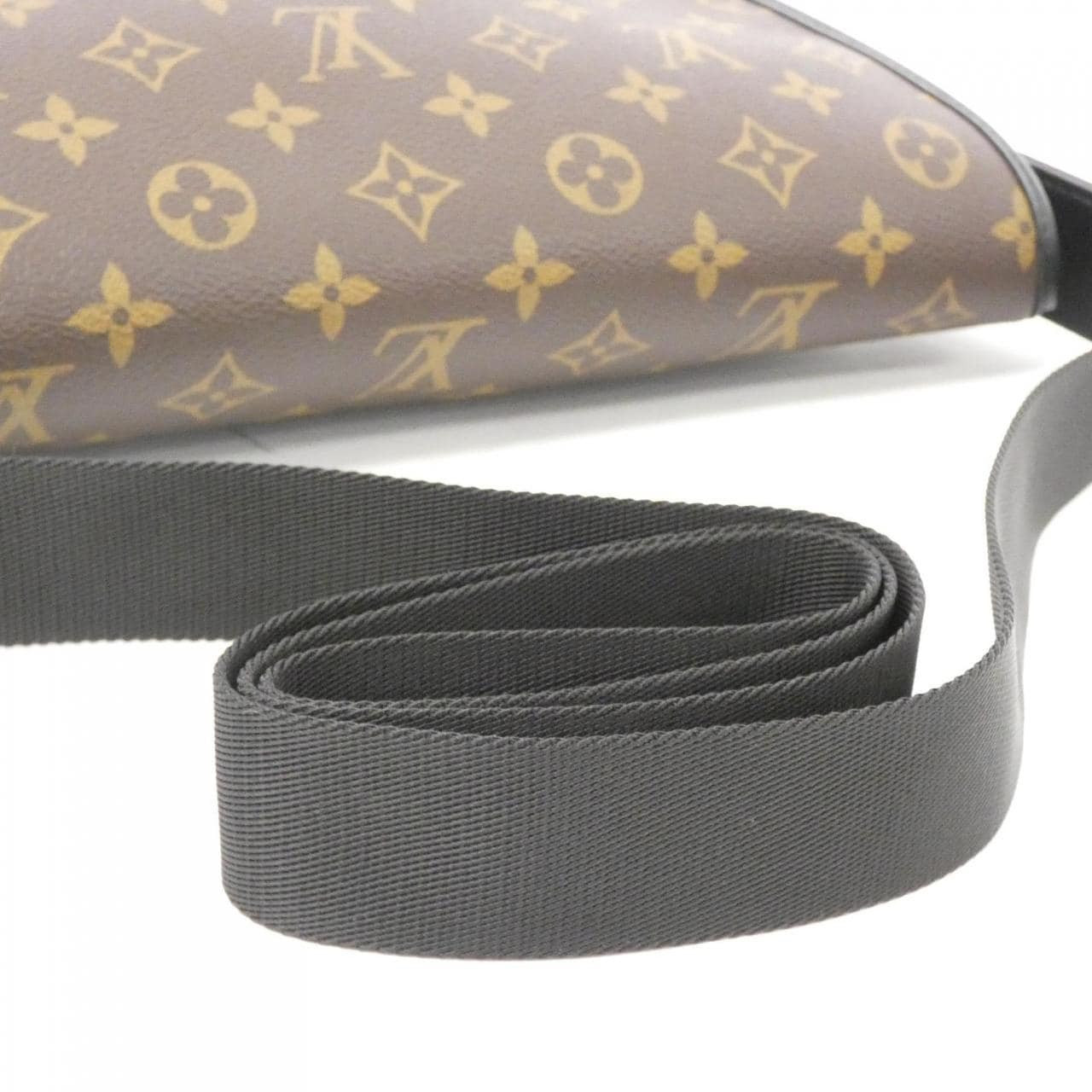 LOUIS VUITTON Monogram Macassar Magnetic Messenger M45557 Shoulder Bag