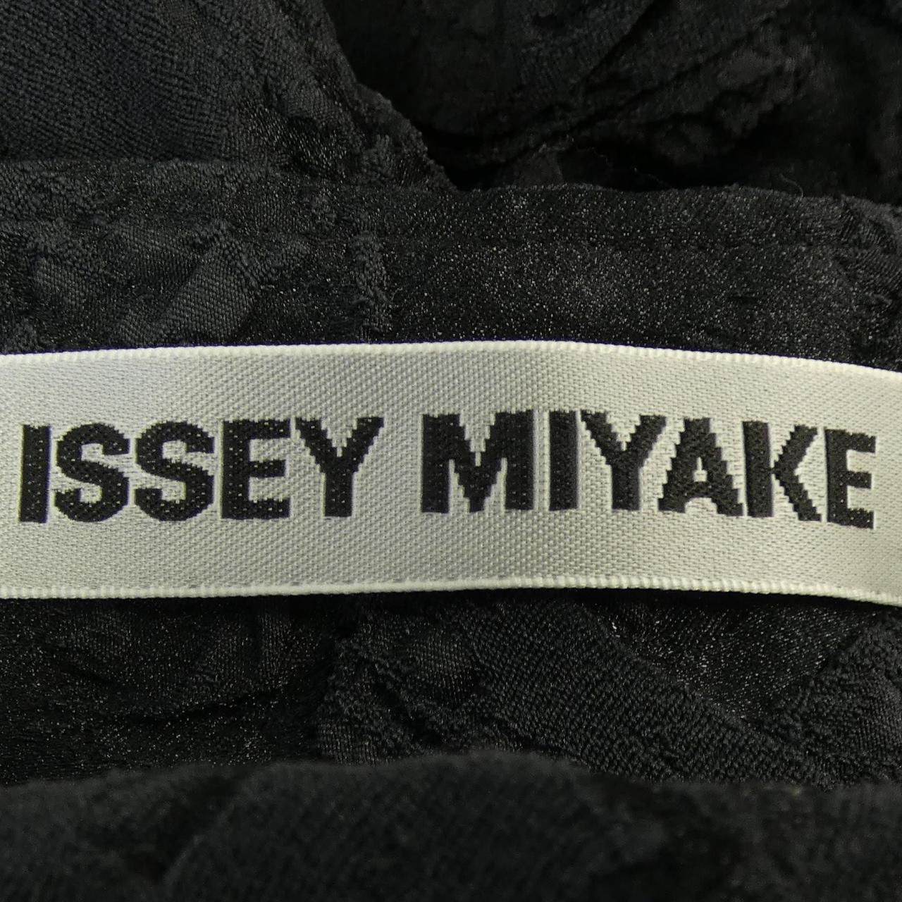 イッセイミヤケ ISSEY MIYAKE IM11FF066 パンツ