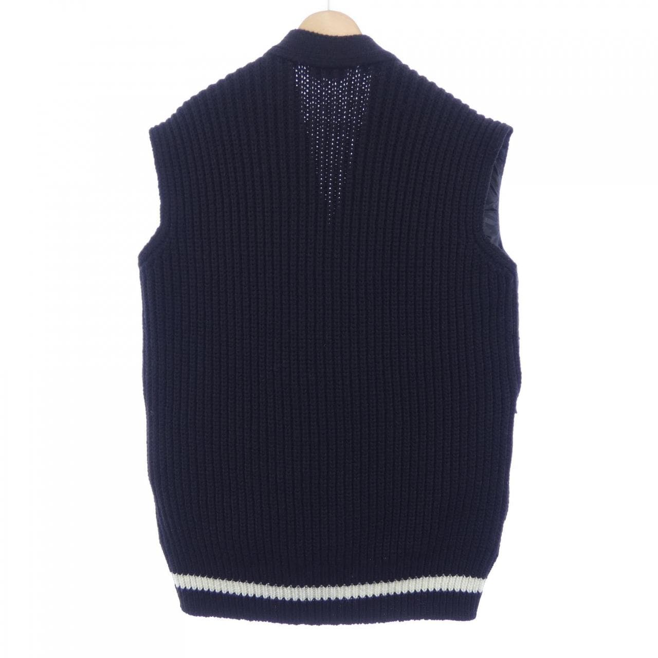 モンクレール MONCLER 20939I00001 ダウンベスト