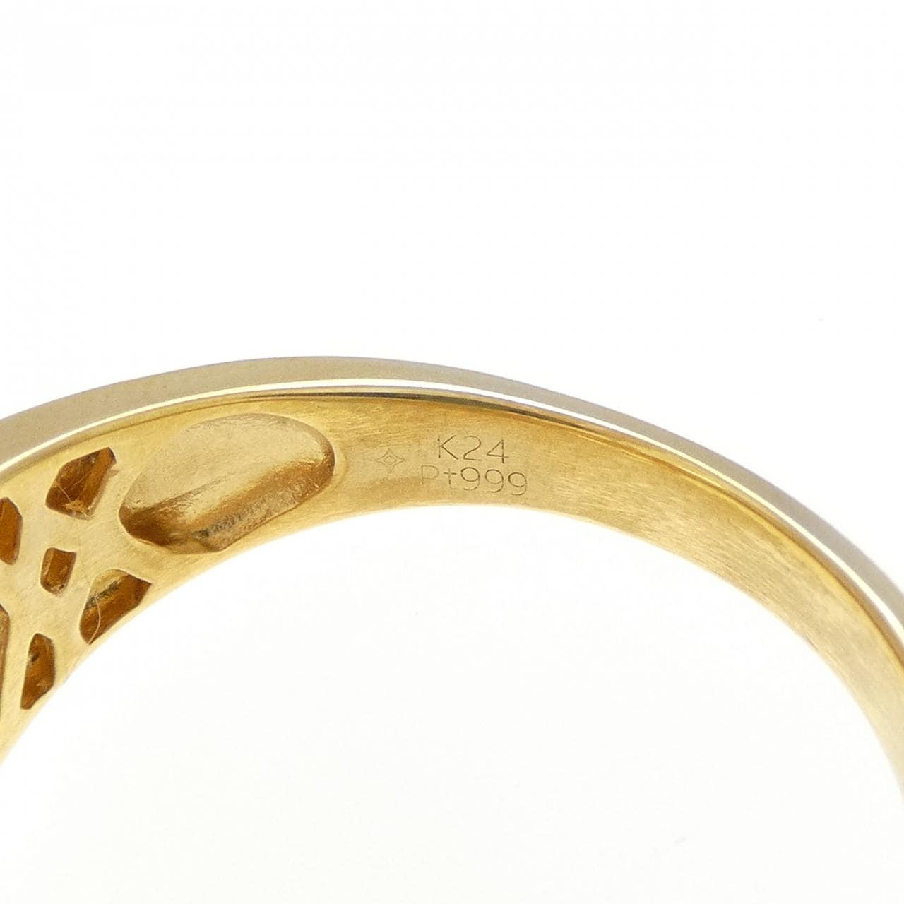 ジーエスティービー ダイヤモンド リング 0.02CT