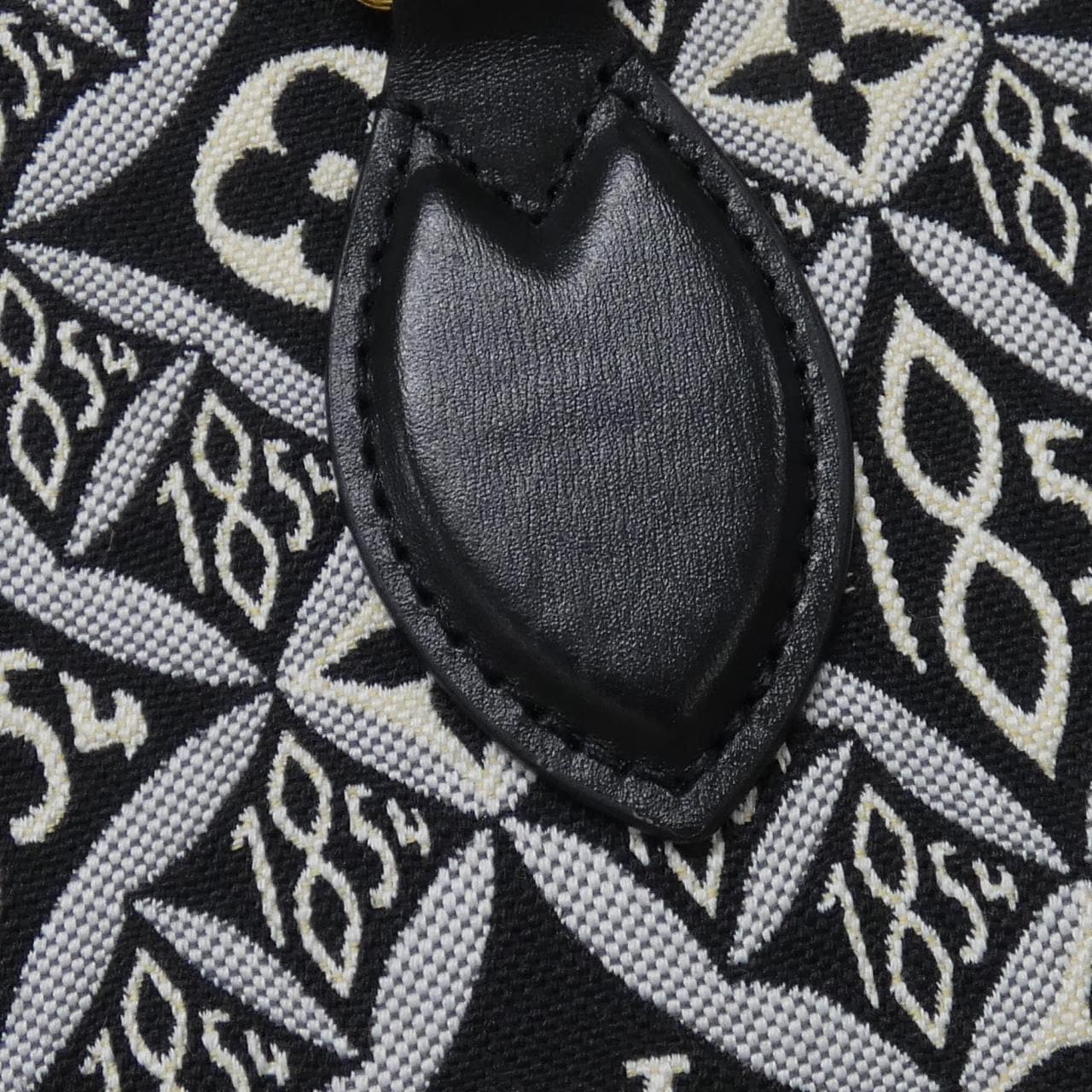 ルイヴィトン SINCE1854 オンザゴー GM M57207 バッグ