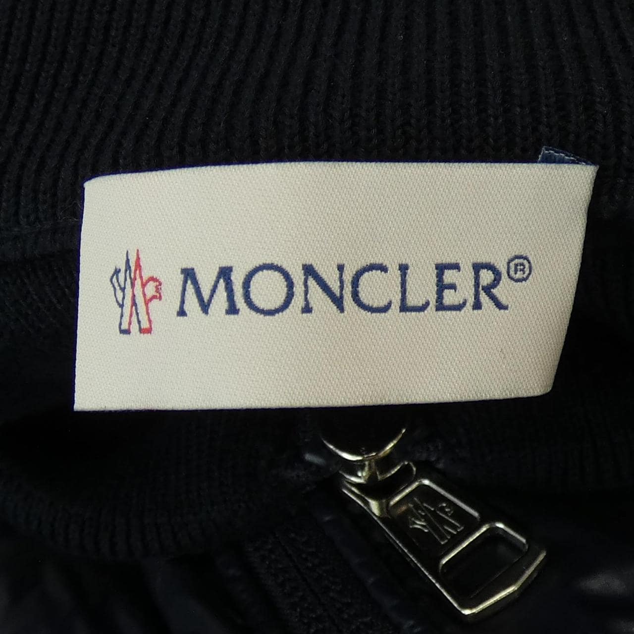 モンクレール MONCLER ダウンジャケット