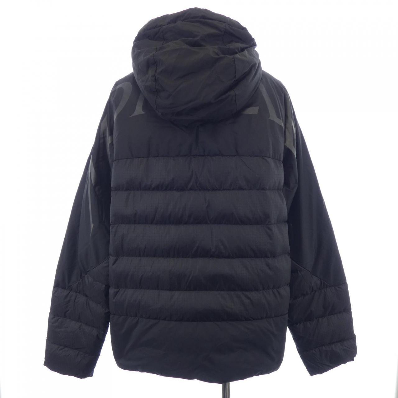 モンクレール MONCLER ダウンジャケット