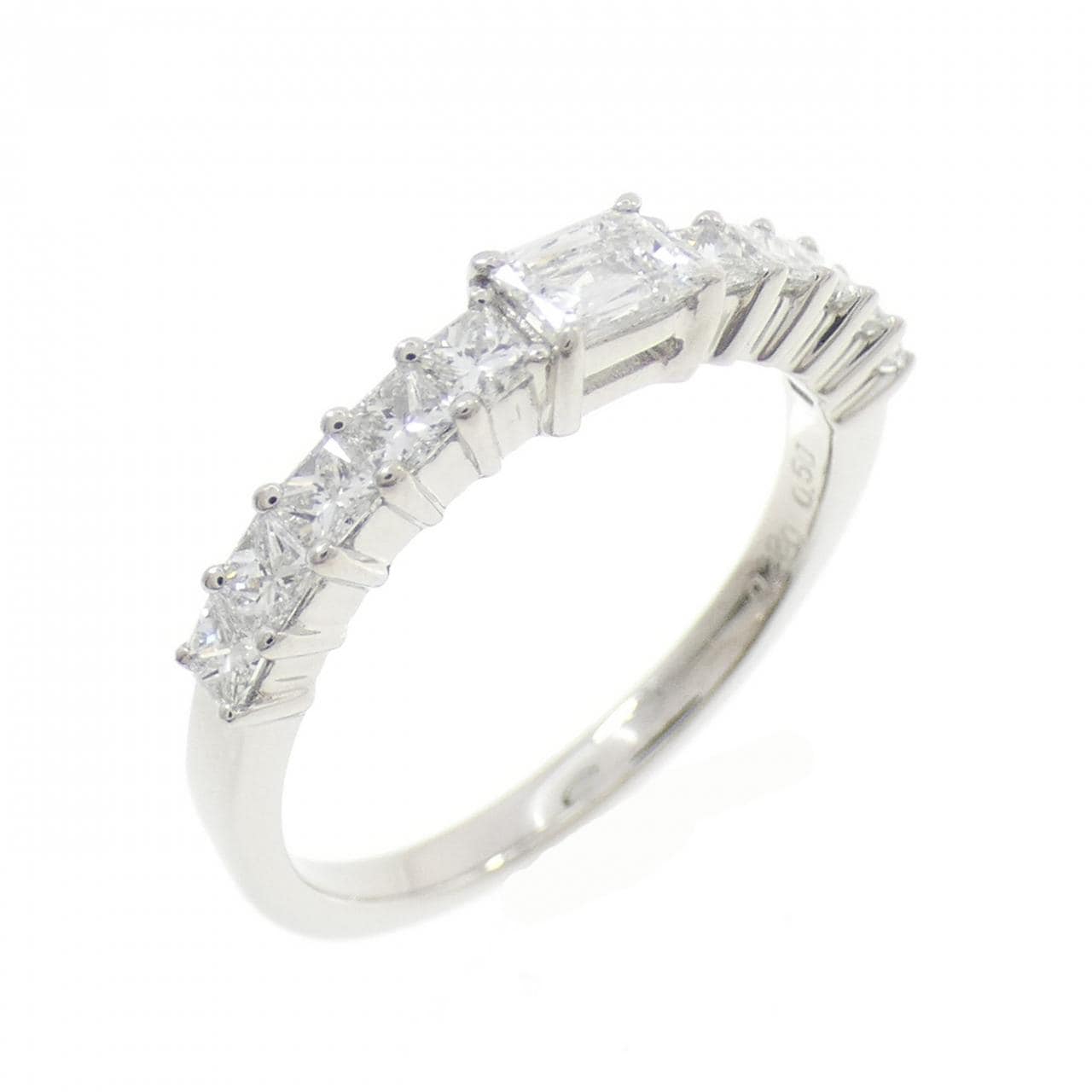 PT950 ダイヤモンド リング 0.220CT F VS2 ファンシーカット