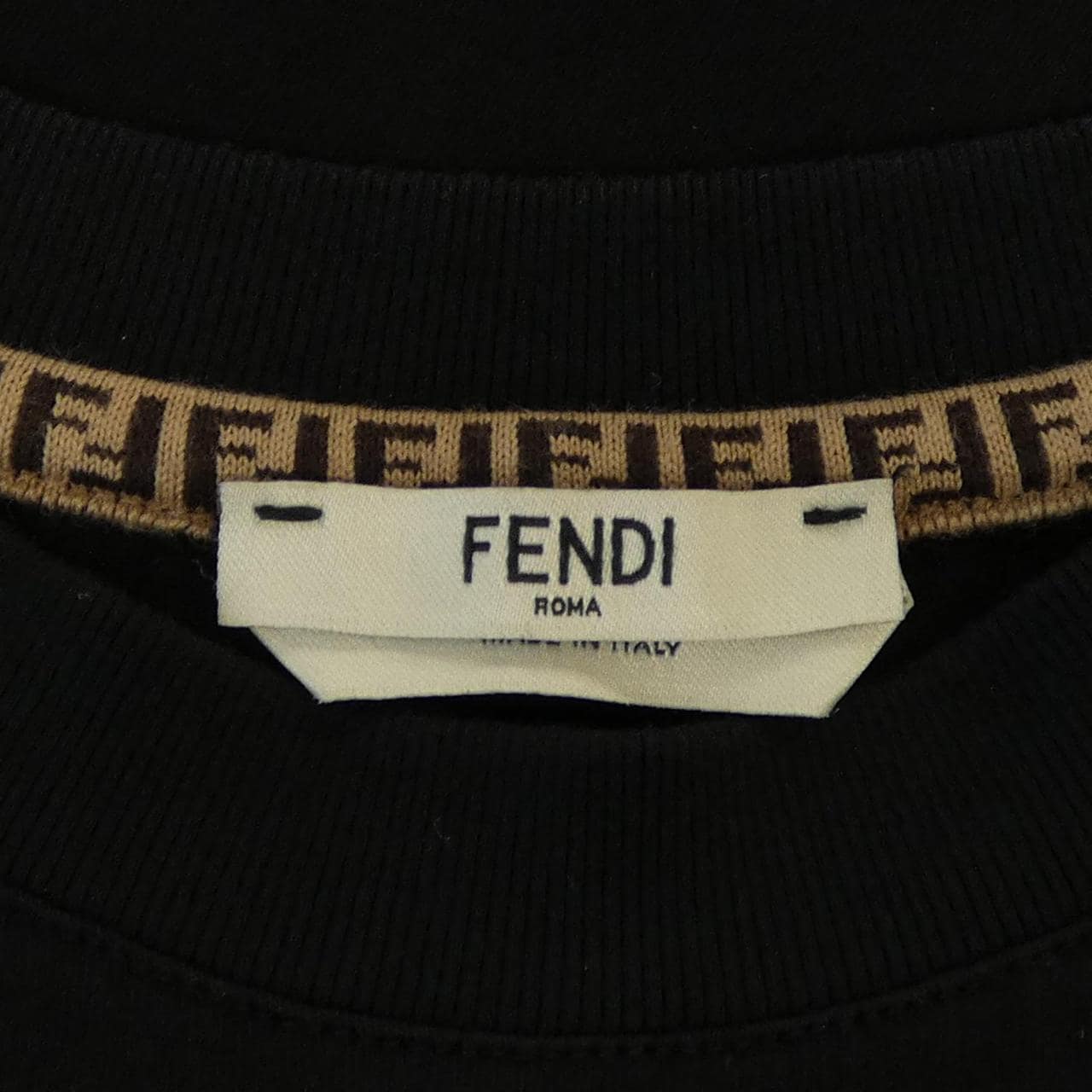 フェンディ FENDI FS7011 A9ER Tシャツ