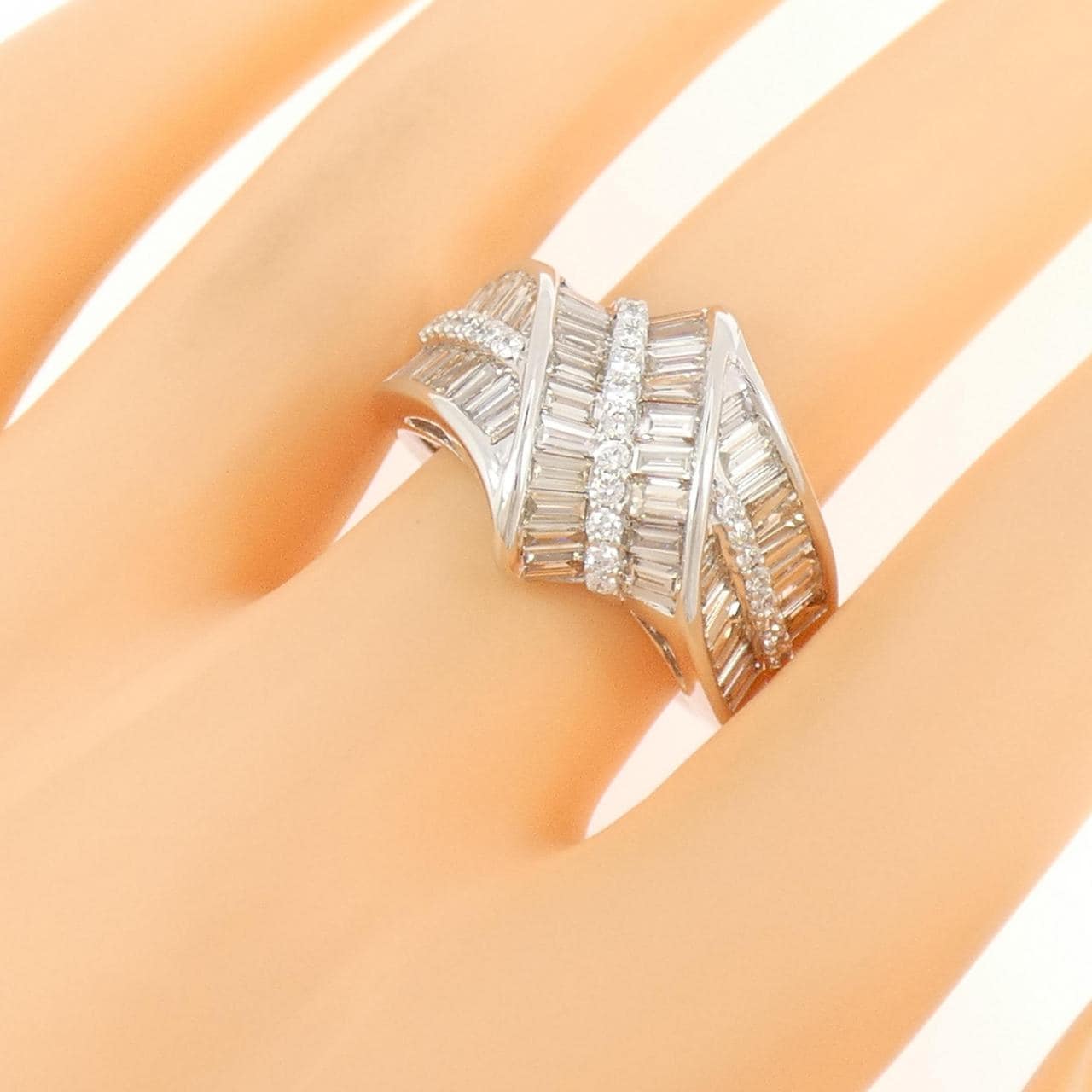 K18WG ダイヤモンド リング 2.20CT