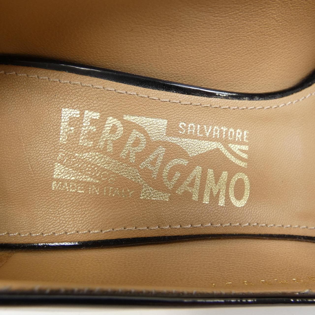 サルヴァトーレフェラガモ SALVATORE FERRAGAMO パンプス