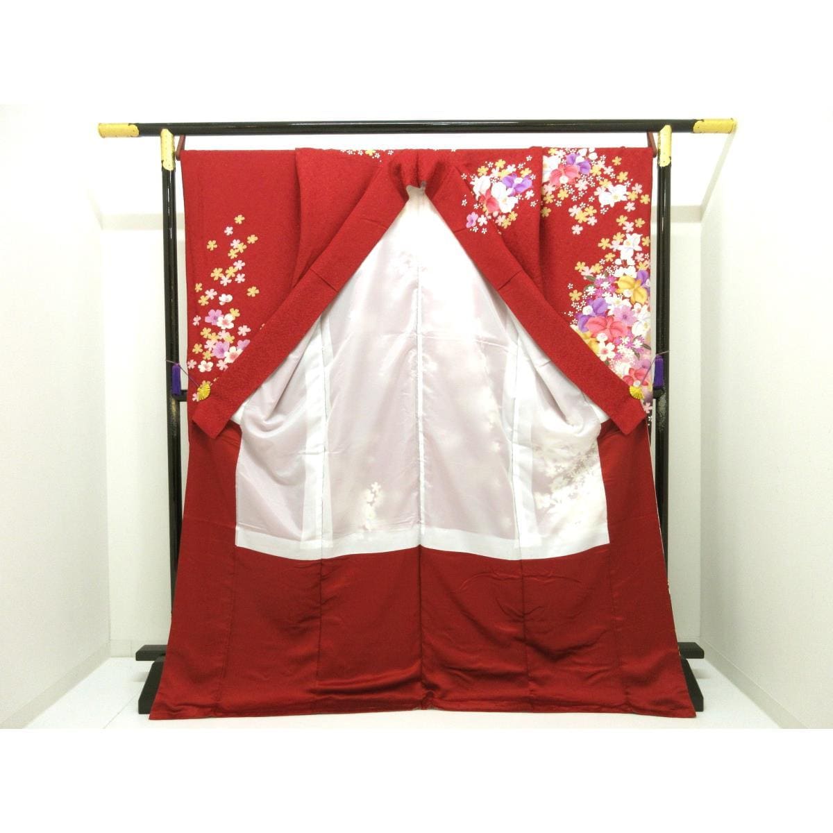 振袖　銀通しボカシ染　友禅金彩加工　刺繍入り　身幅Ｌ寸