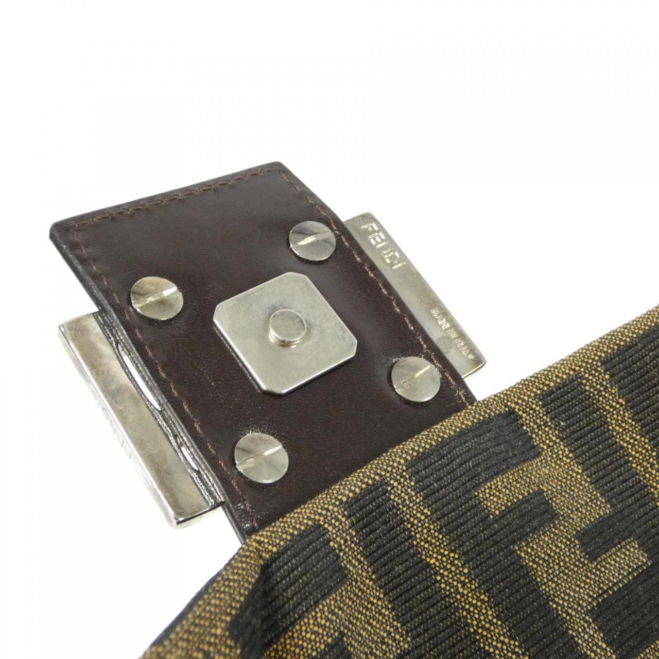 【ヴィンテージ】フェンディ マンマ バゲット 26325 ショルダーバッグ