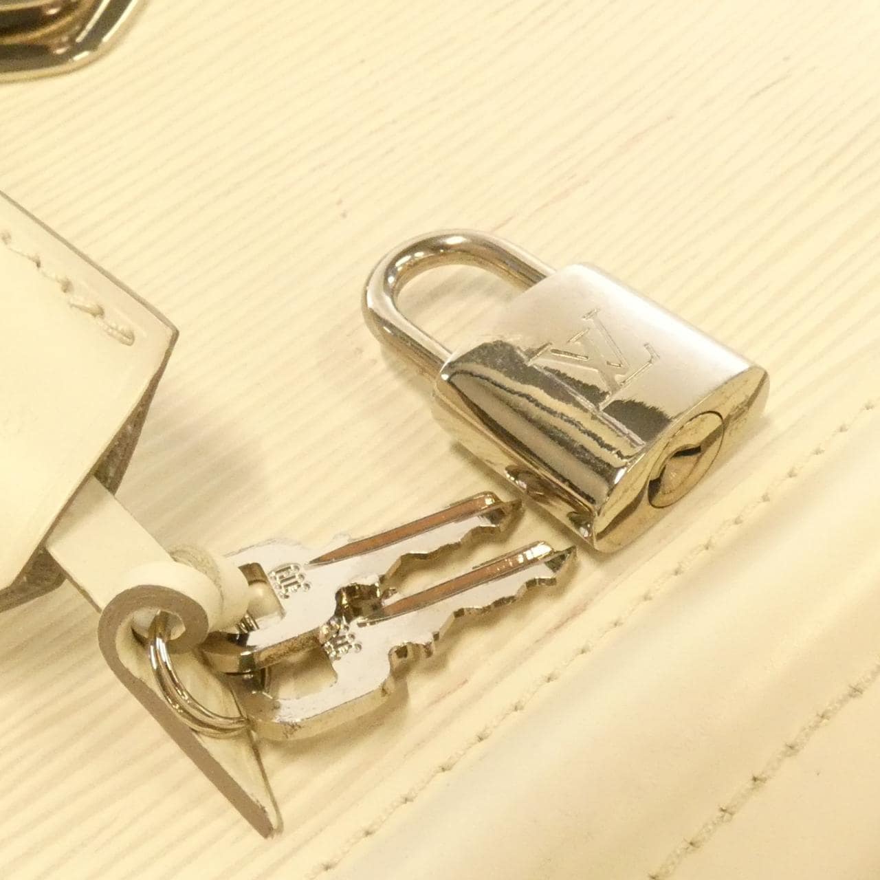 ルイヴィトン エピ ボーリング モンテーニュ GM M5931J バッグ