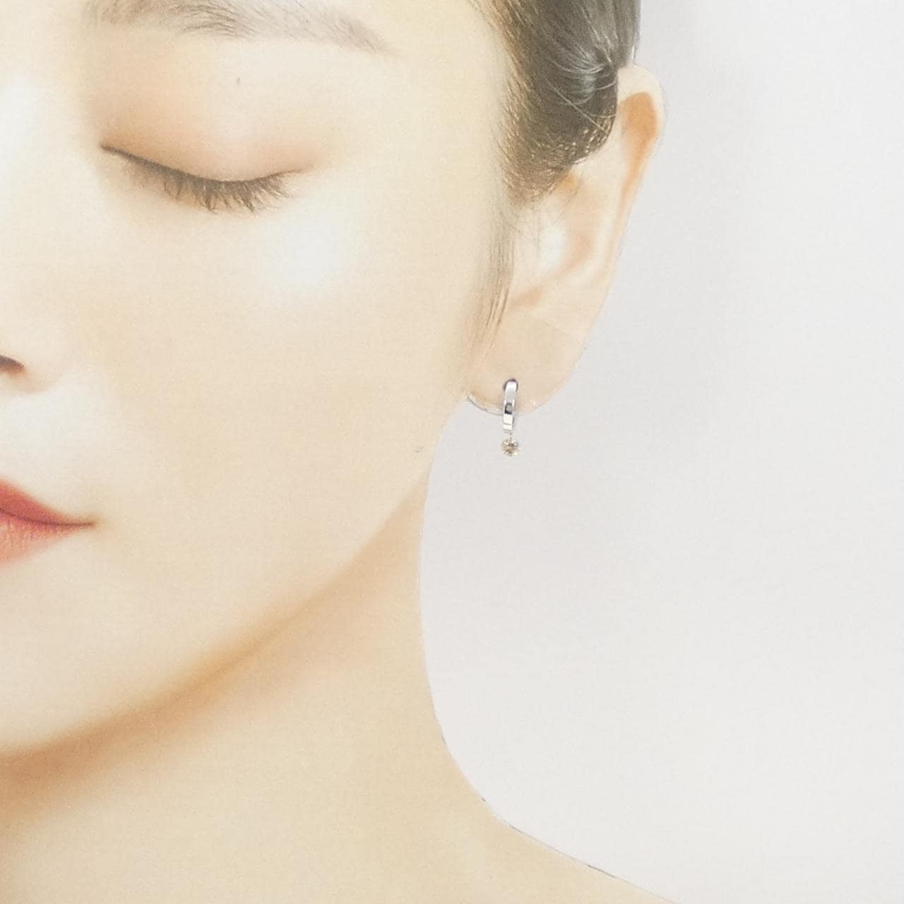 K18WG钻石耳夹0.36CT