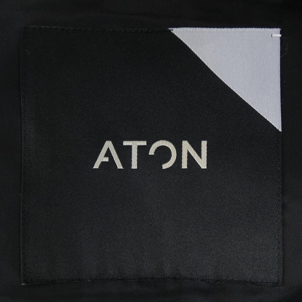 エイトン ATON 6682640 コート