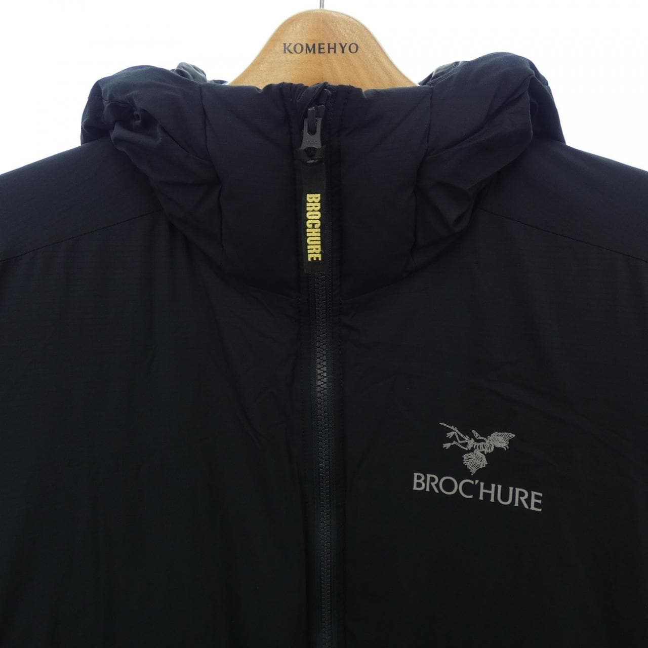 BROCHURE ダウンジャケット