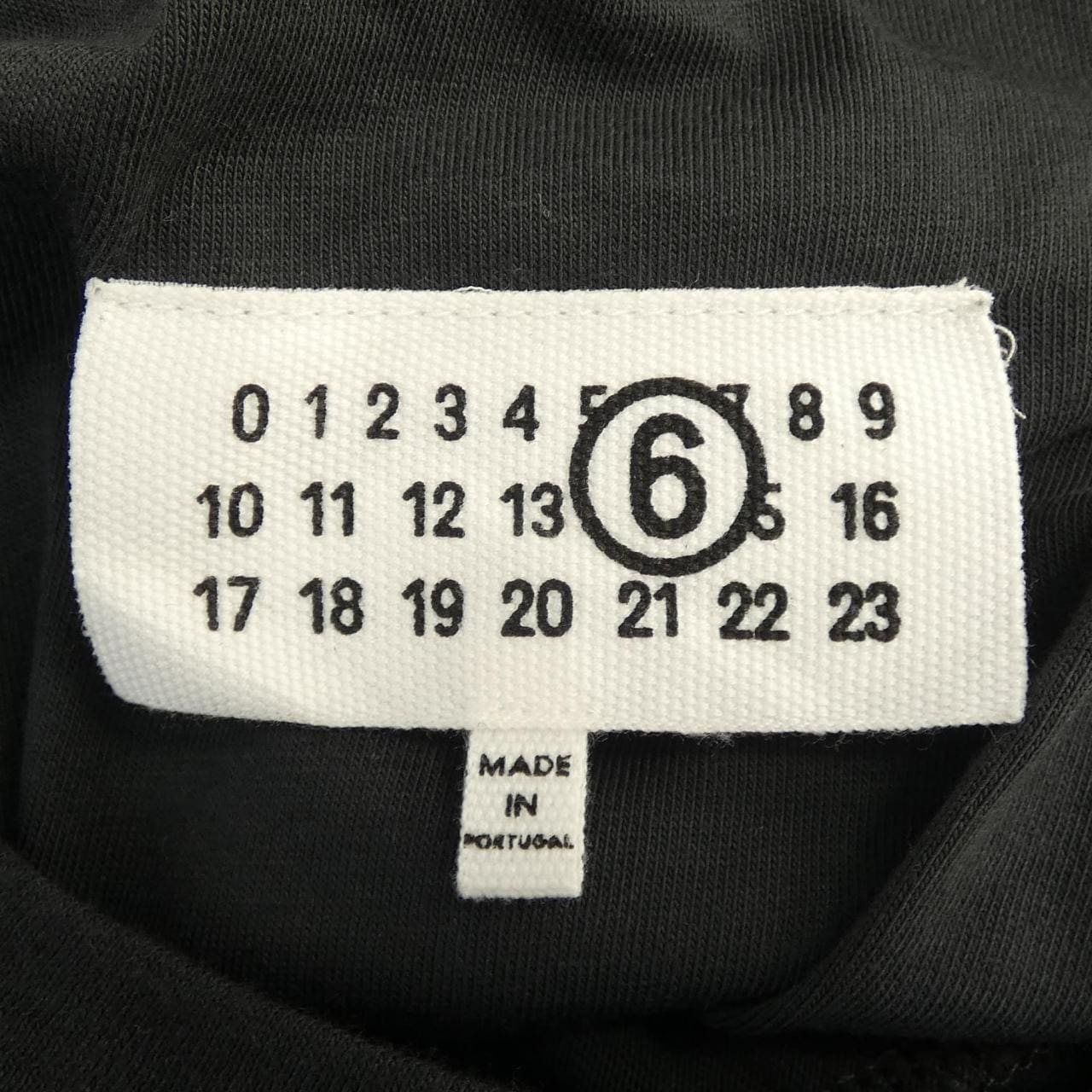 エムエムシックス MM6 SH0GC0041 S24311 Tシャツ