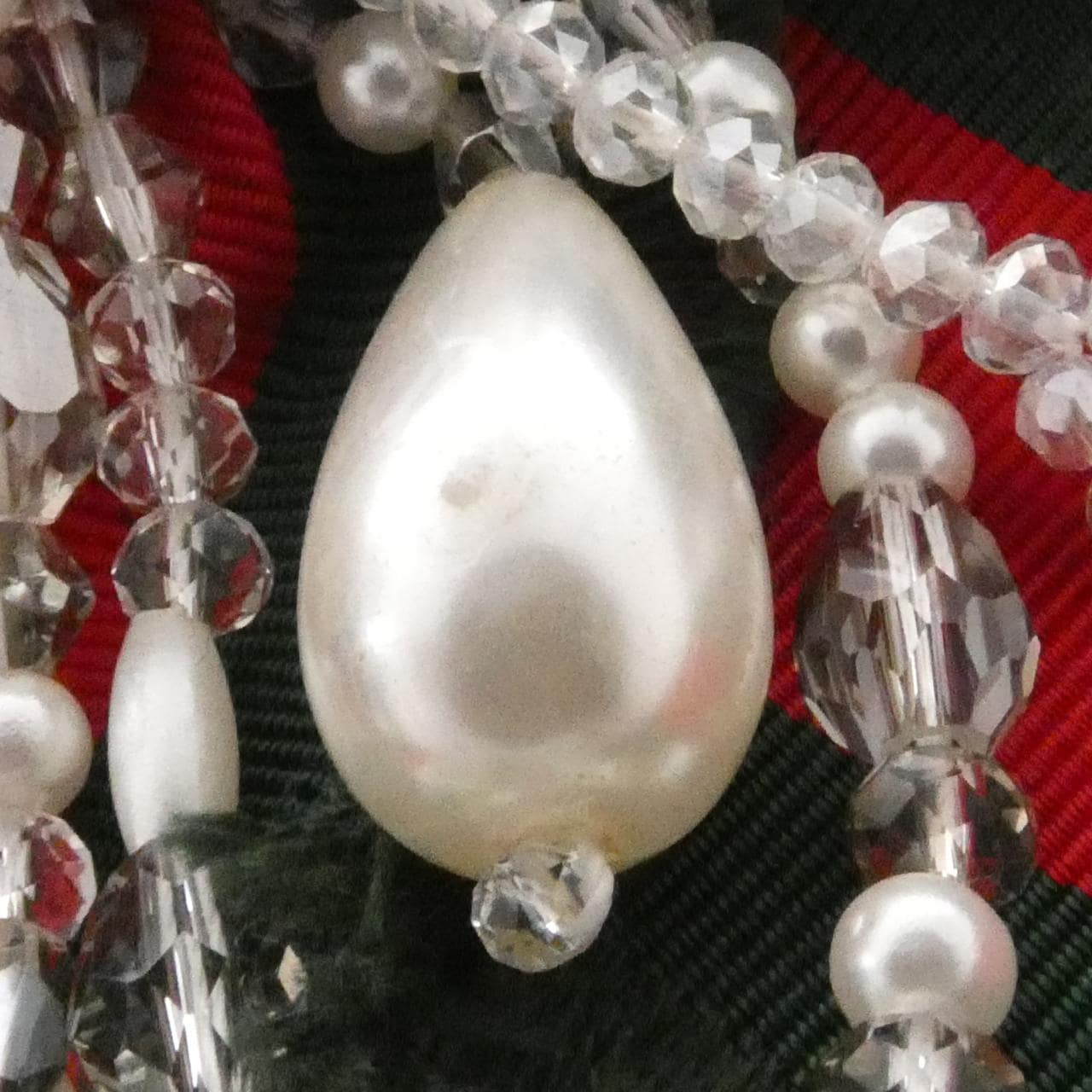 グッチ 490898 J8745 ブローチ