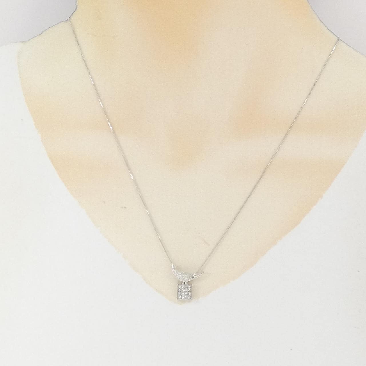 K18WG バード ダイヤモンド ネックレス 0.25CT