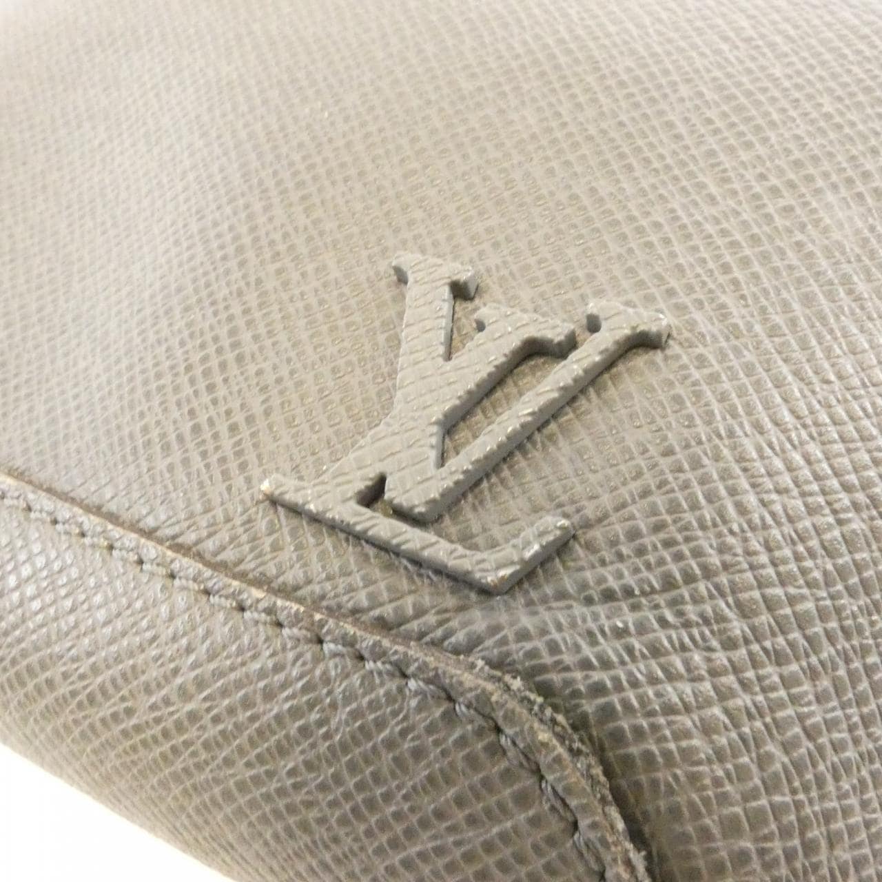 ルイヴィトン タイガ アヴェニュー スリングバッグ M30801 バッグ