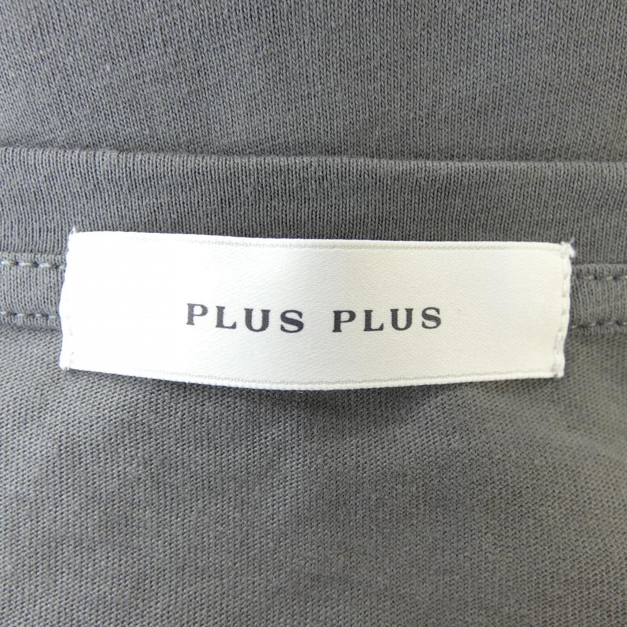 PLUS PLUS Tシャツ