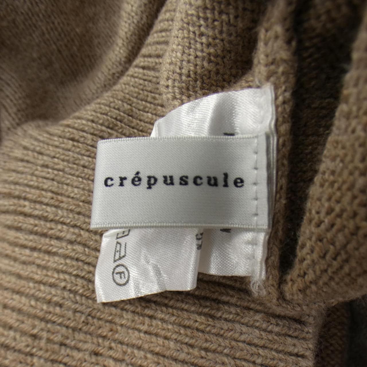 クレスプキュール CREPUSCULE パーカー