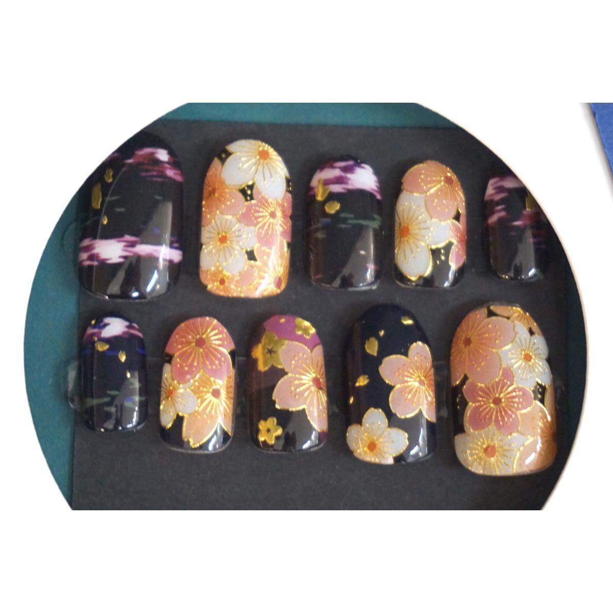 【新品】ネイルチップ　３点セット