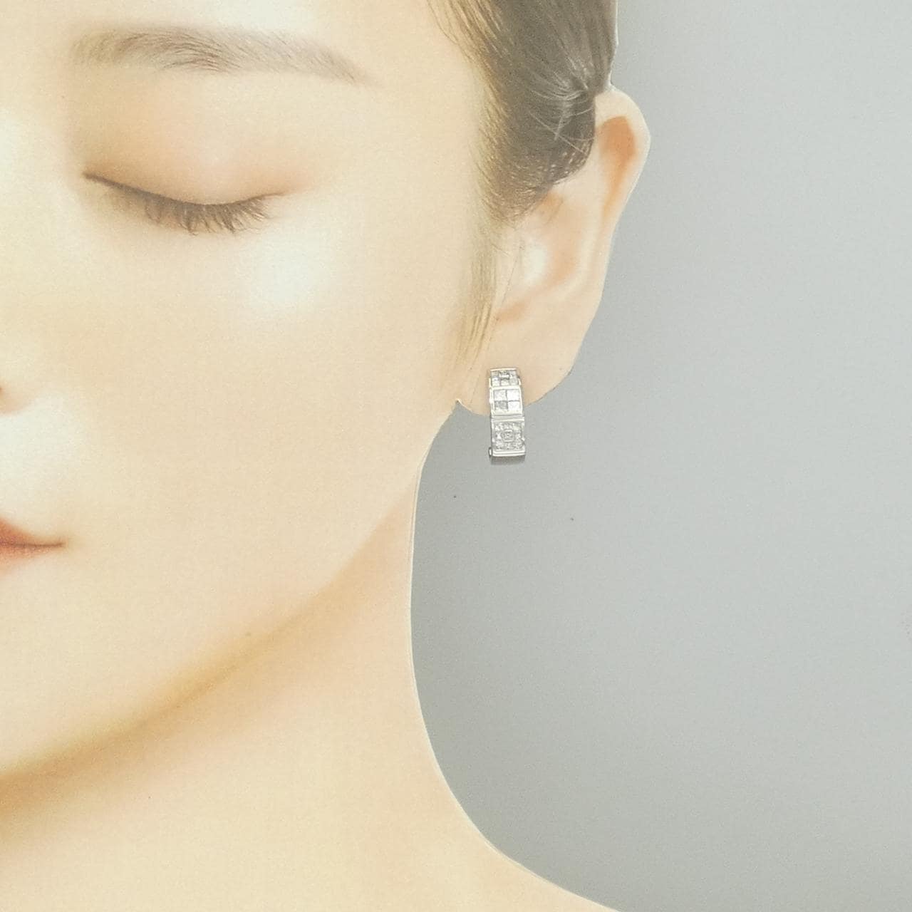 K18WG ダイヤモンド ピアス 0.70CT