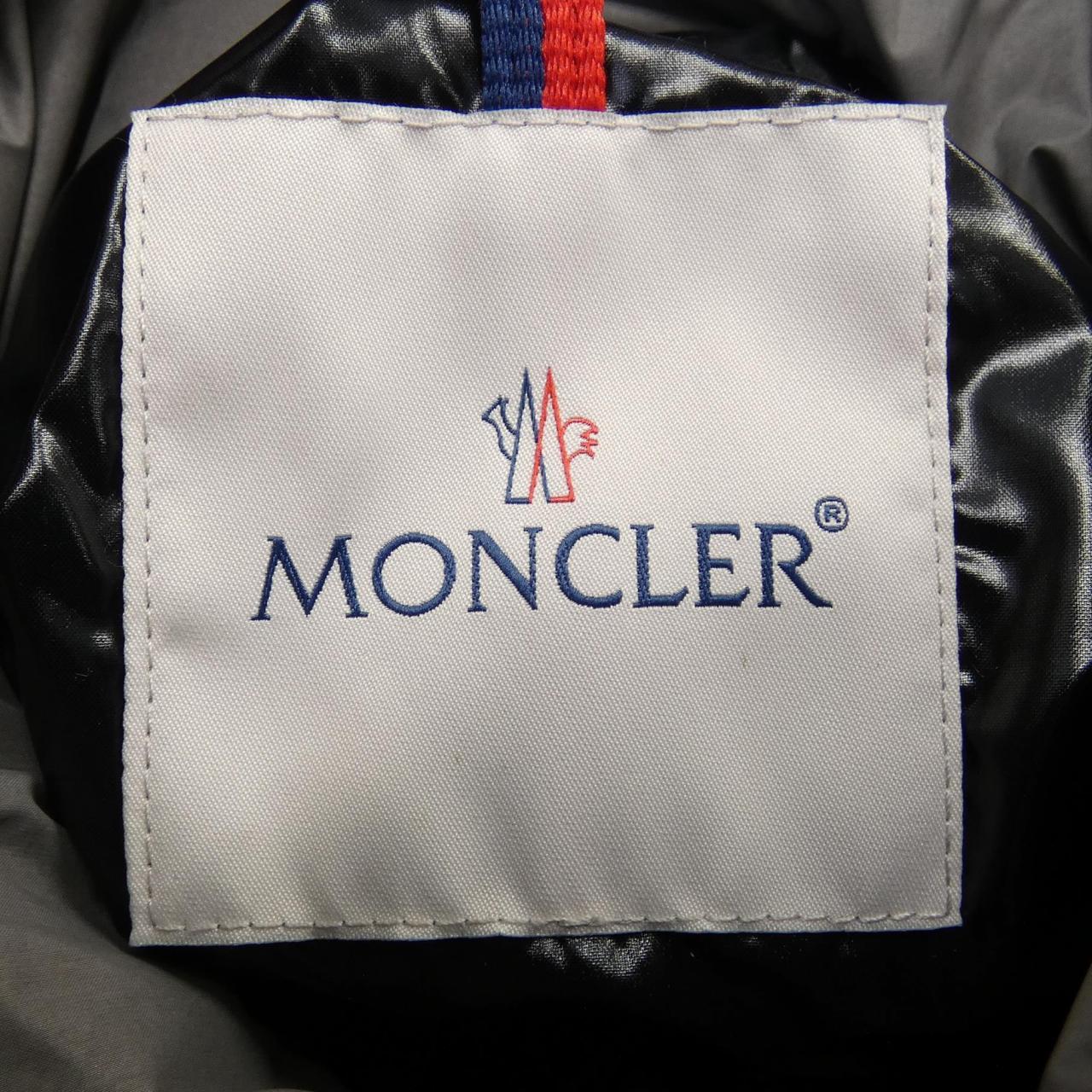 モンクレール MONCLER ダウンジャケット