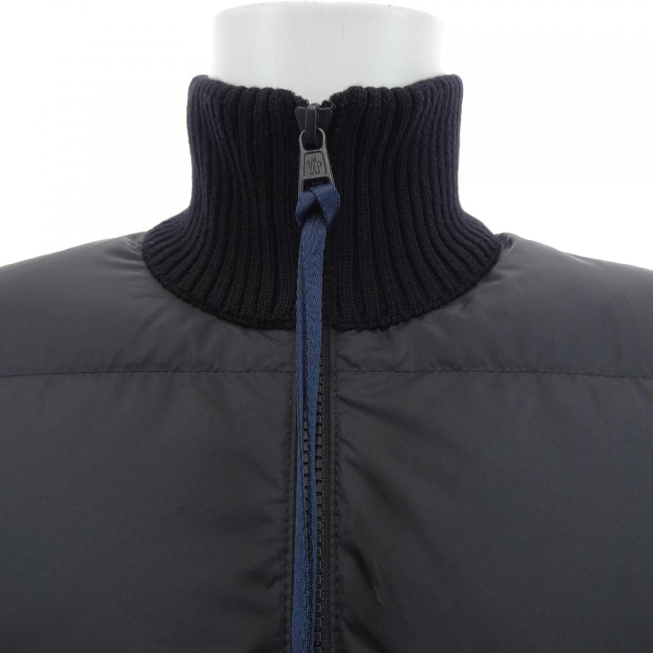 【新品】モンクレール MONCLER 20919B00027 M1131 ダウンジャケット