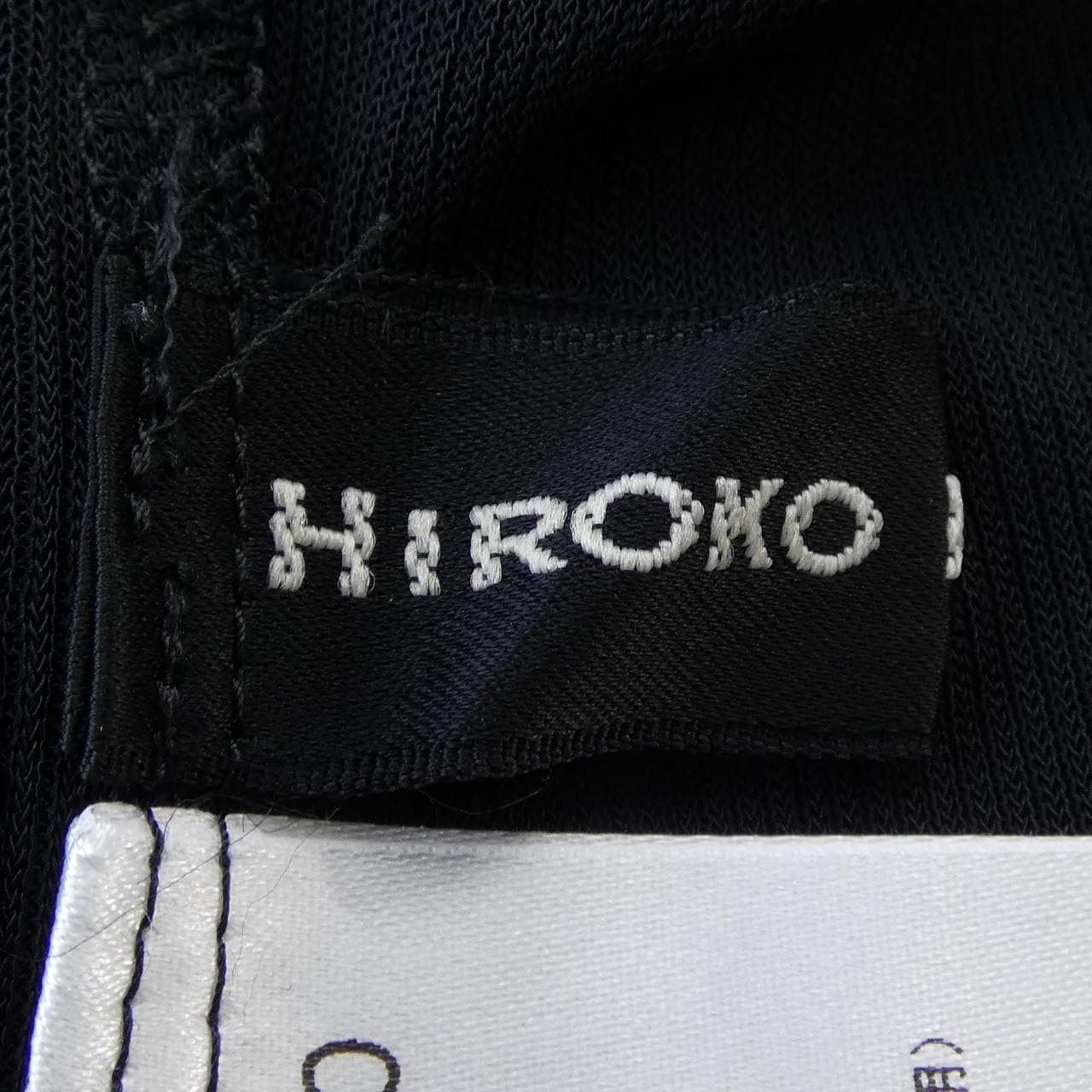 ヒロココシノ HIROKO KOSHINO トップス